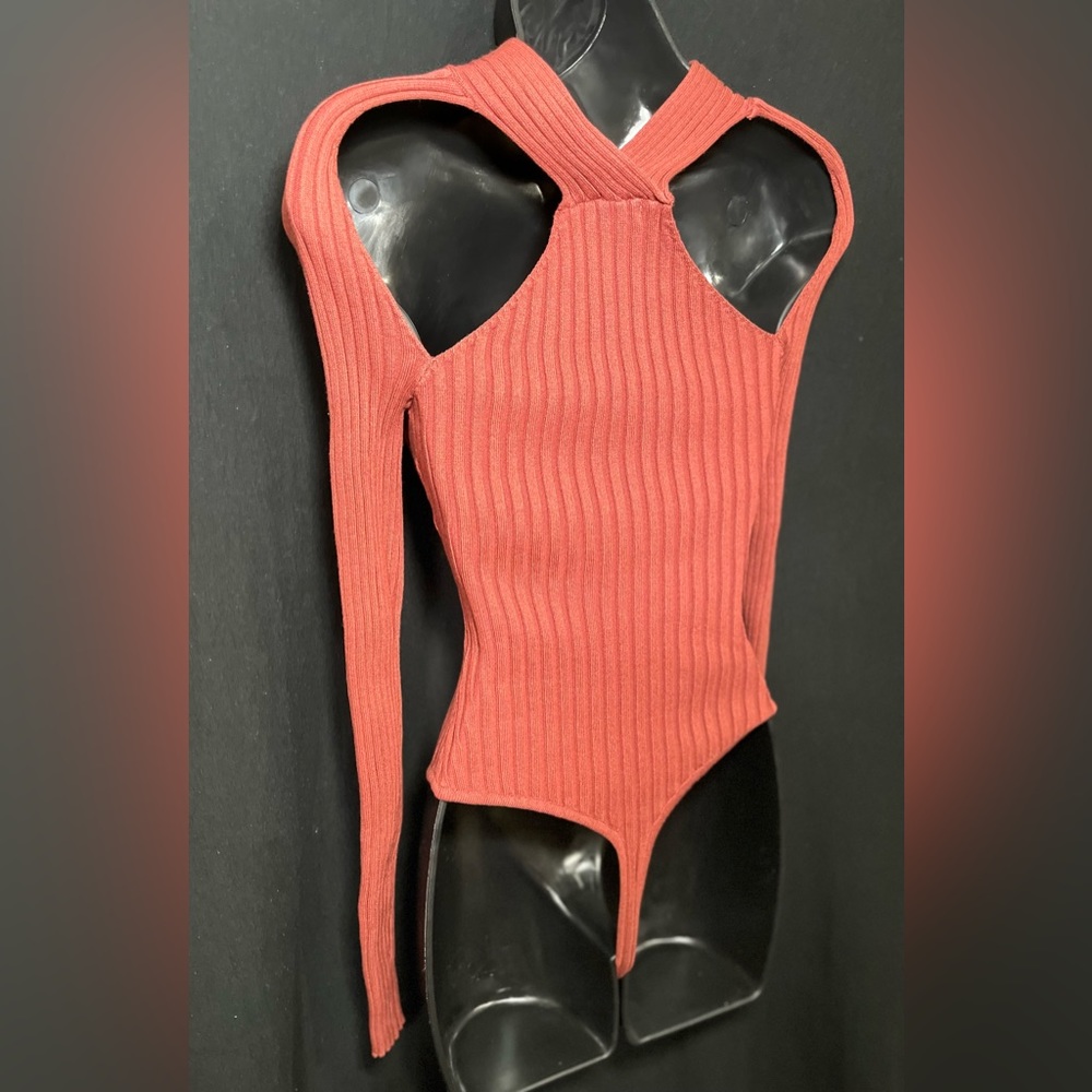 Fashion nova body suit - Picture 4 of 5